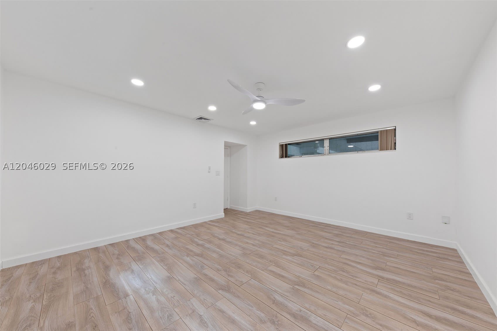 945 NE 176th St – photo 3