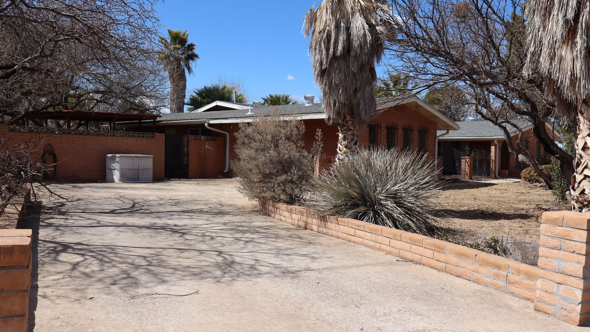 5 bedroom – photo 1