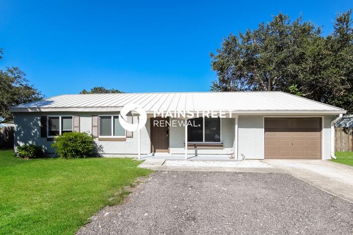 1391 Nolan Street Northeast – photo 2