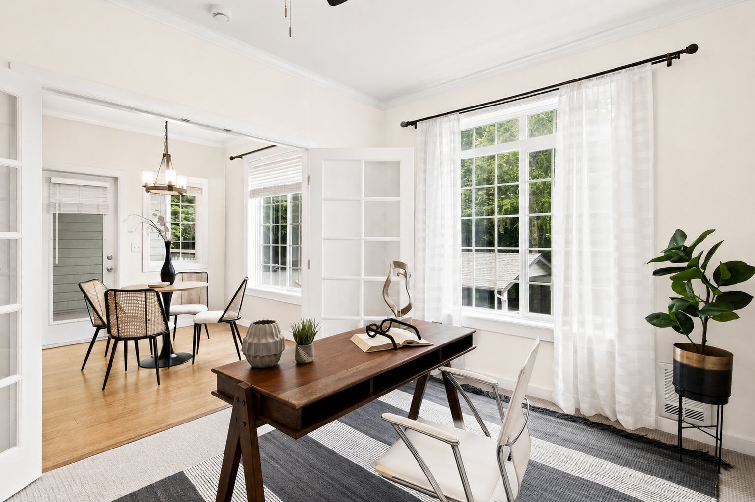 18505 Southeast Newport Way – photo 4