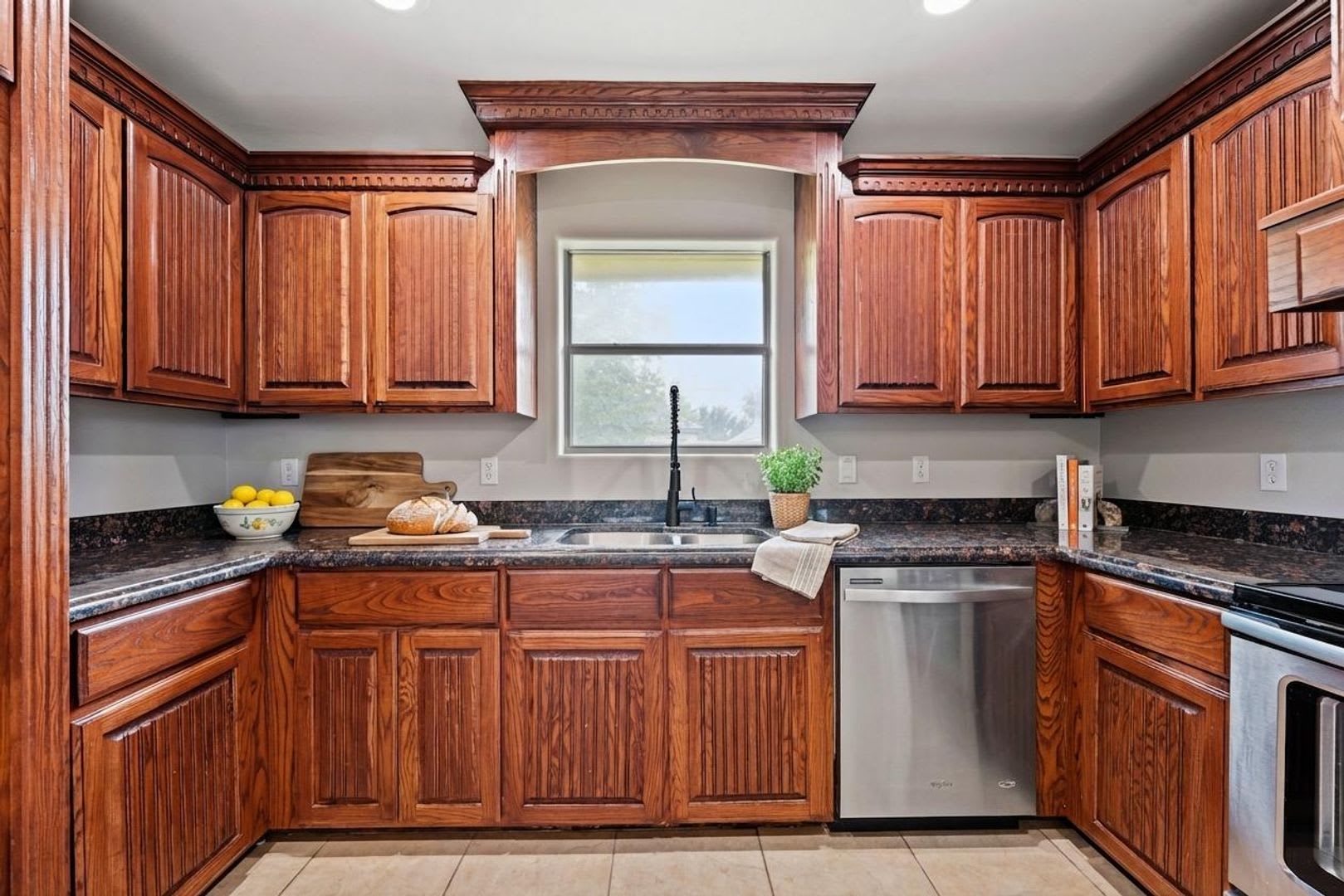 Spacious 4-Bedroom Home in Gated Community Near UTRGV & DHR Health – photo 5