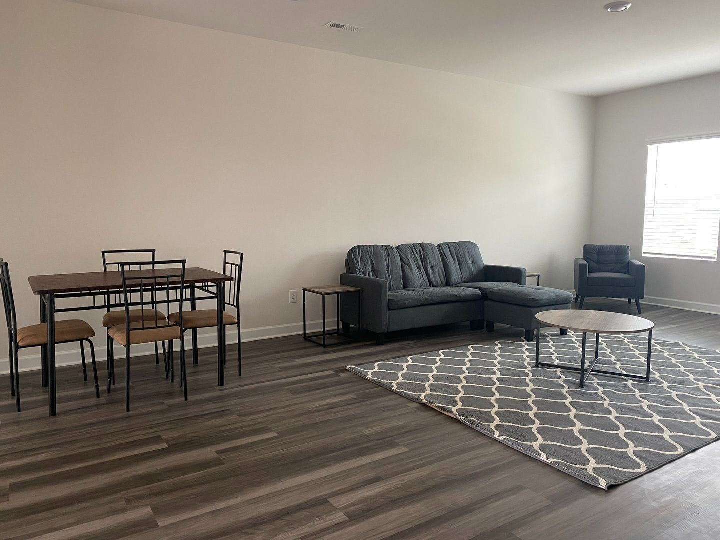 Room in 4 Bedroom Townhome at Arbor Loop Dr – photo 3