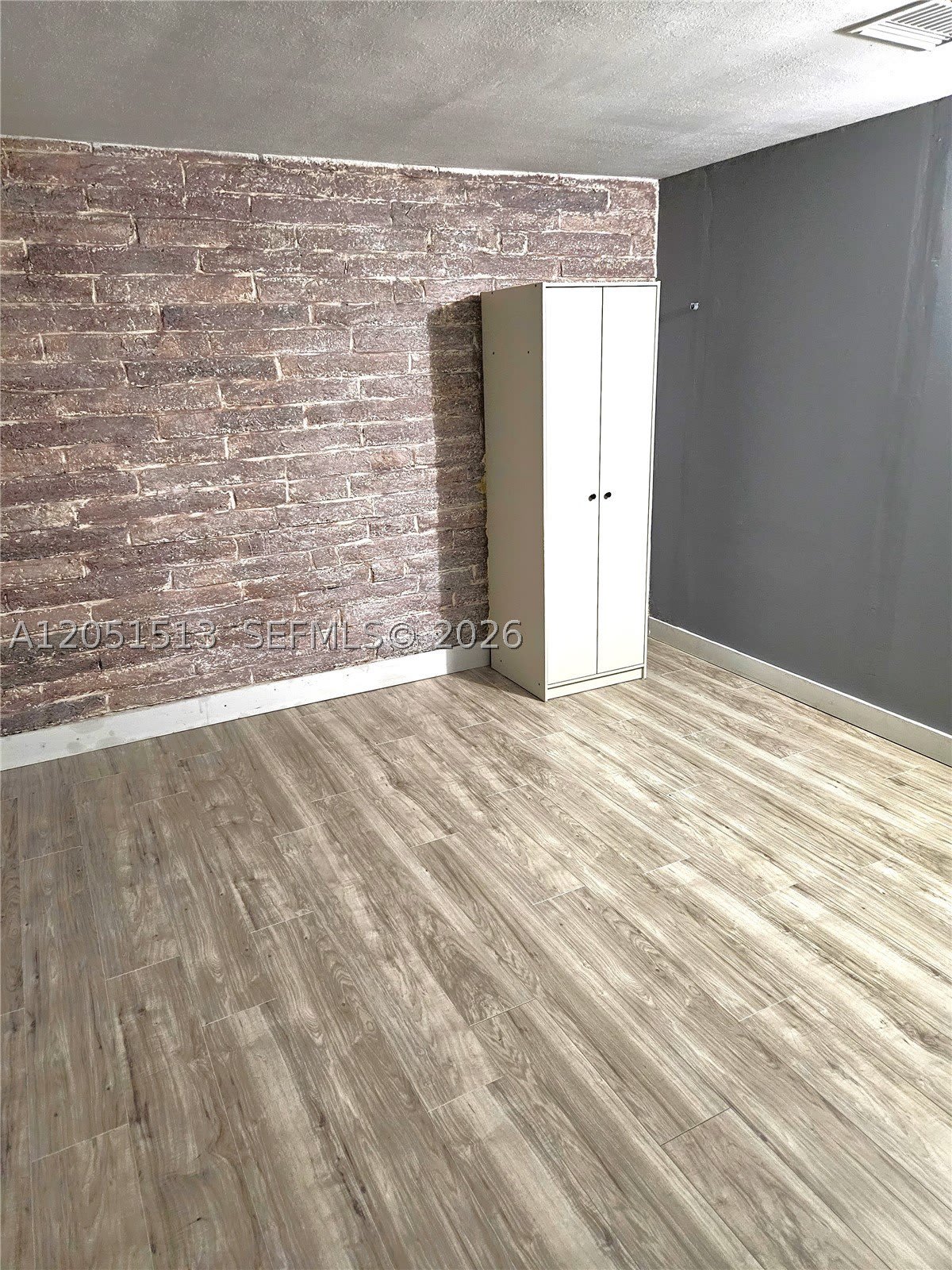 5627 SW 26th St – photo 4
