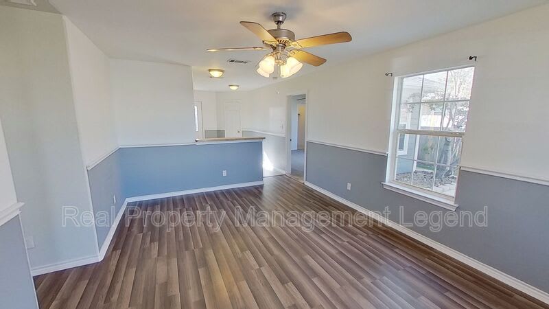 1614 S Montgomery St – photo 3