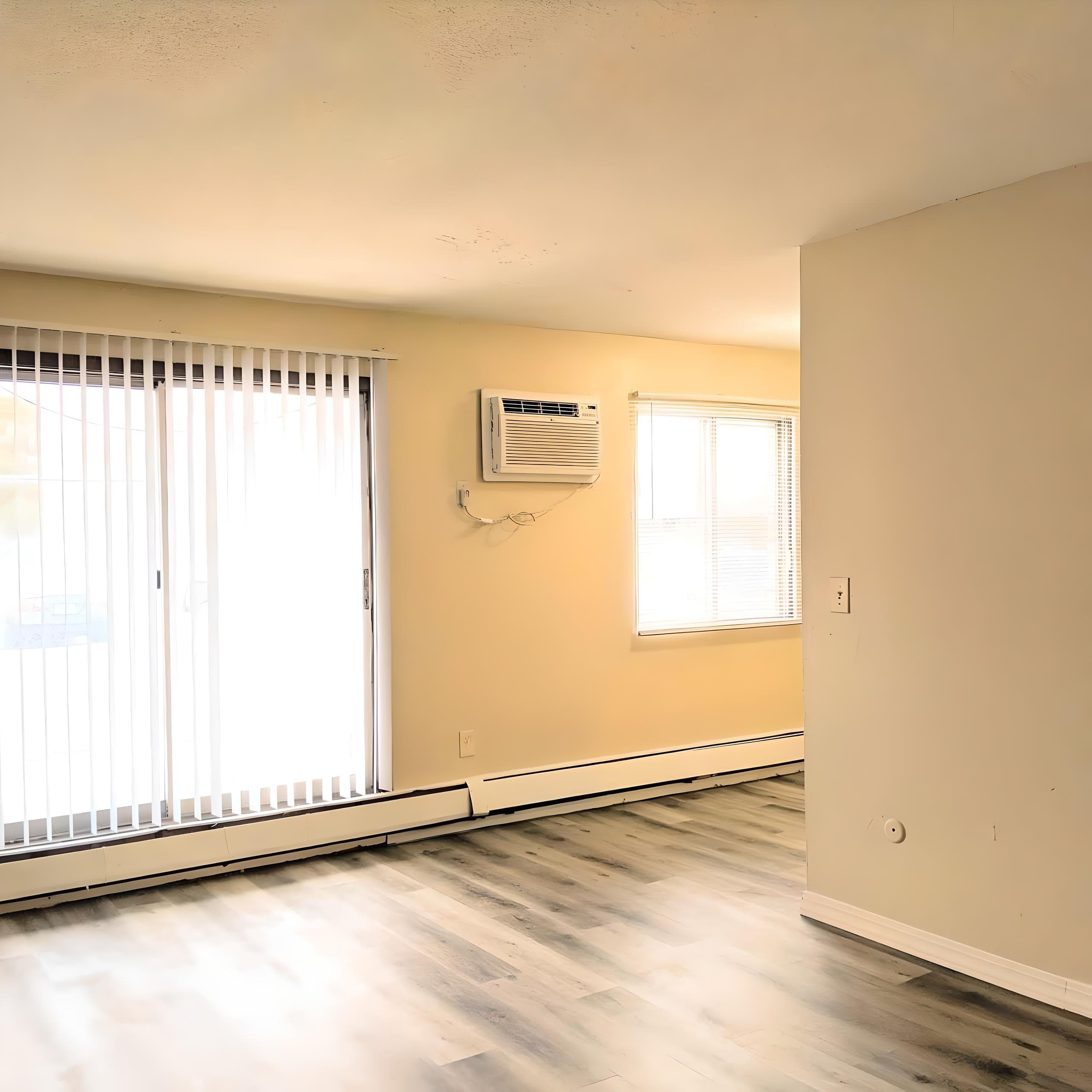 1067 Van Dyke Street – photo 3
