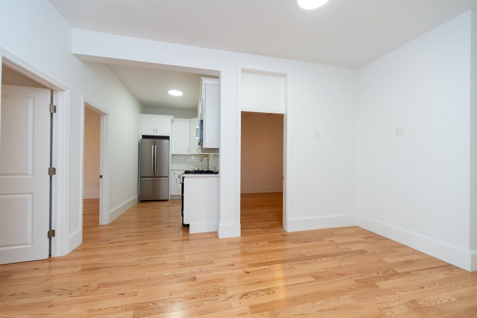 Charming 4 Bedroom- No Broker Fee – photo 2