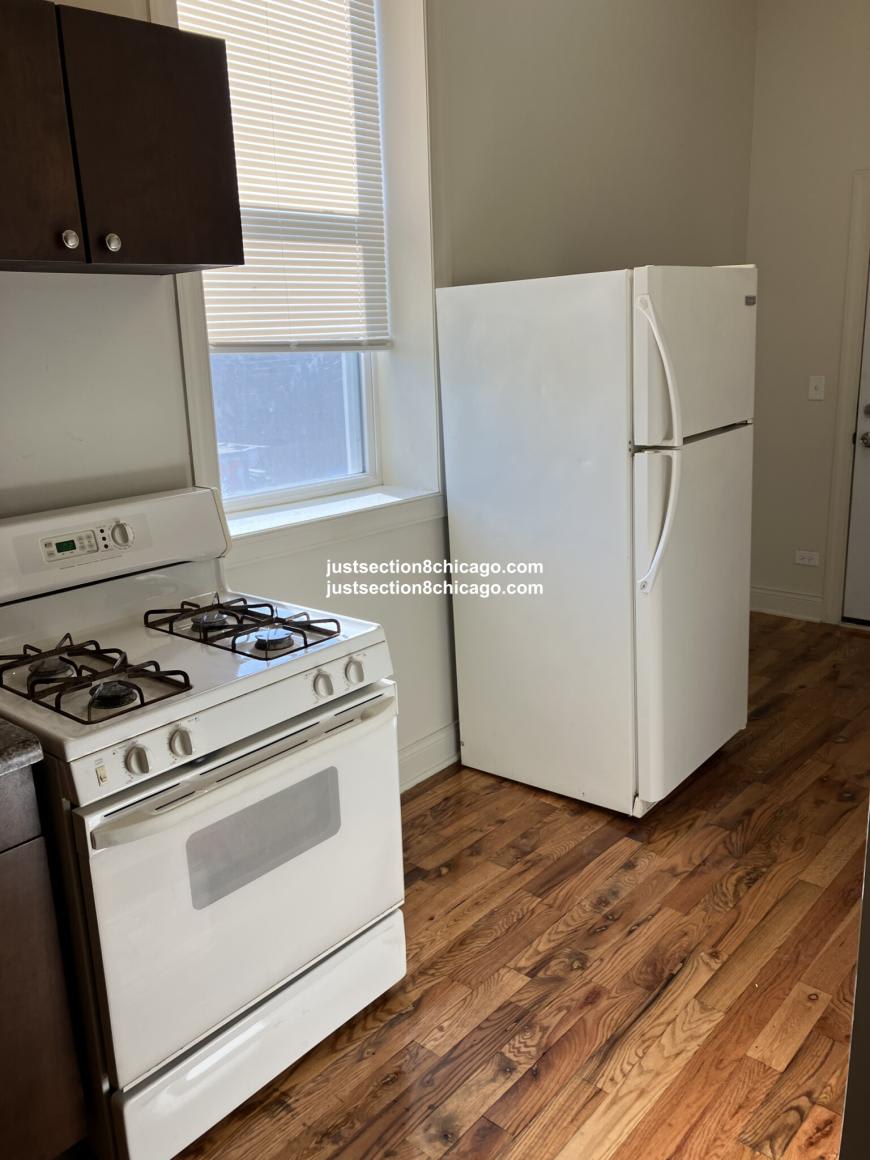 1526 S KEDZIE – photo 2