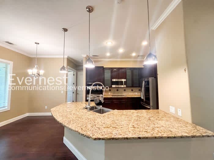 21208 Oak Dale Drive – photo 4