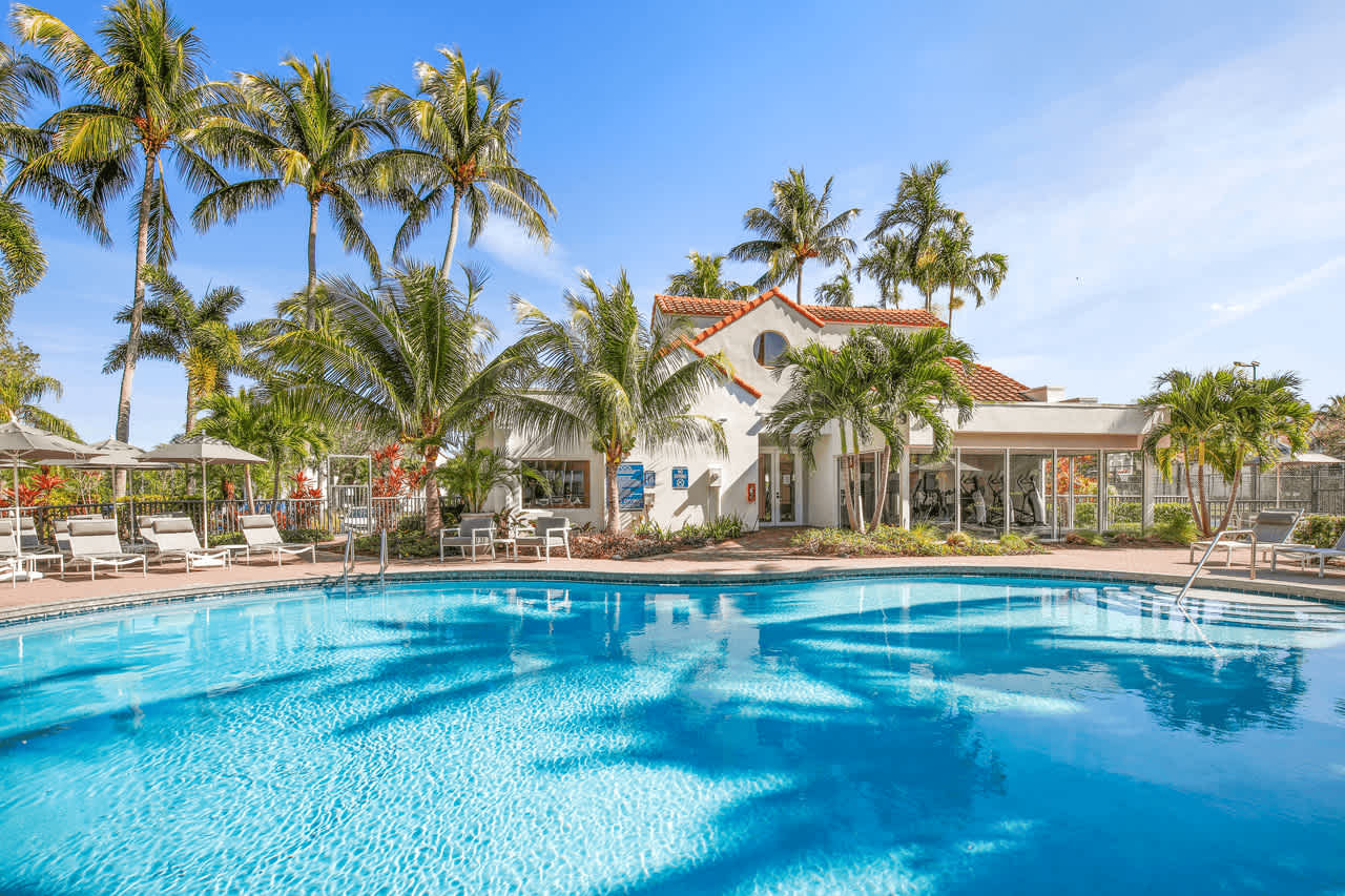 Sheridan Ocean Club Apartments – photo 2