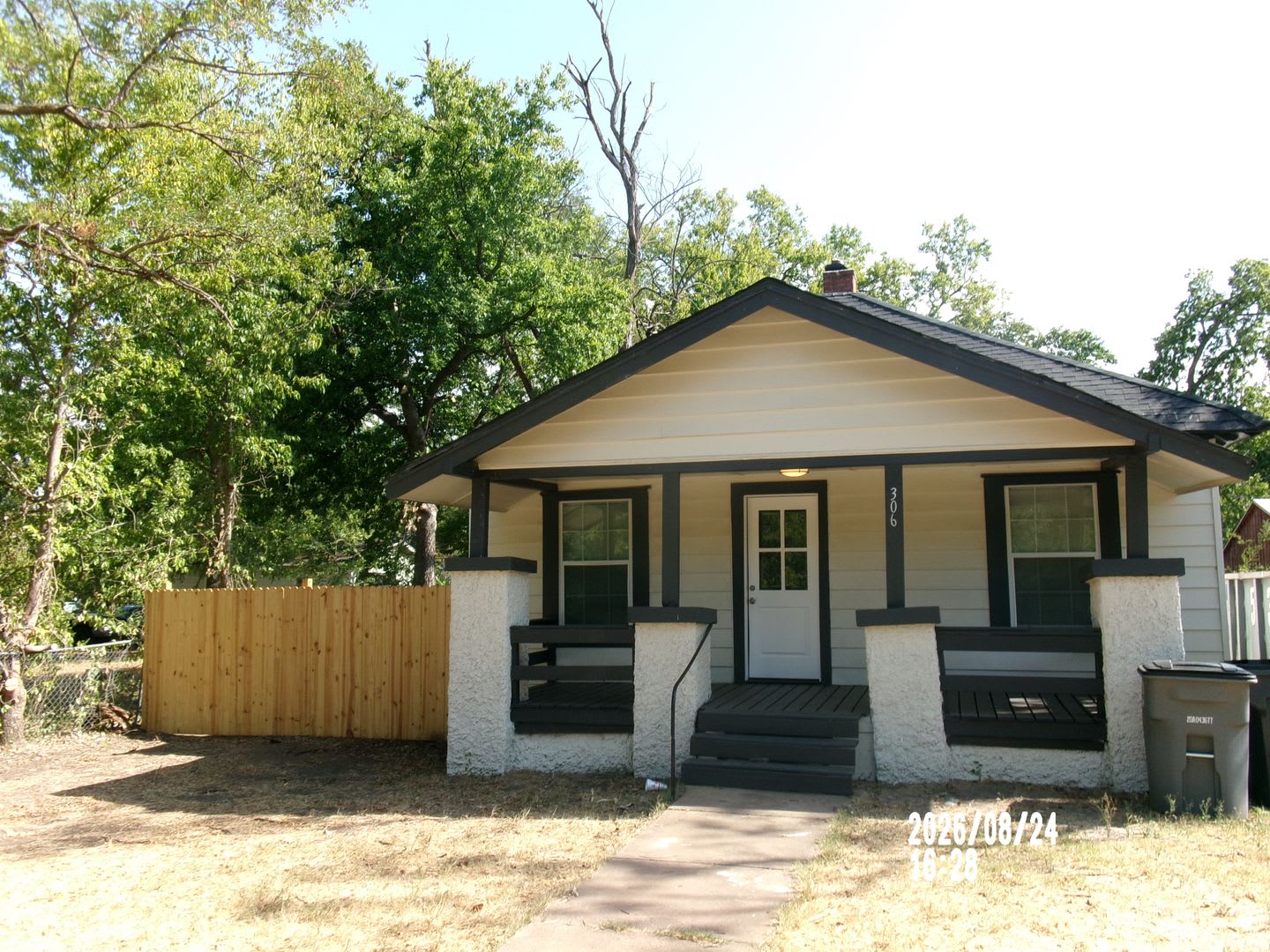 Beautiful Home Located in Old Town North – photo 1
