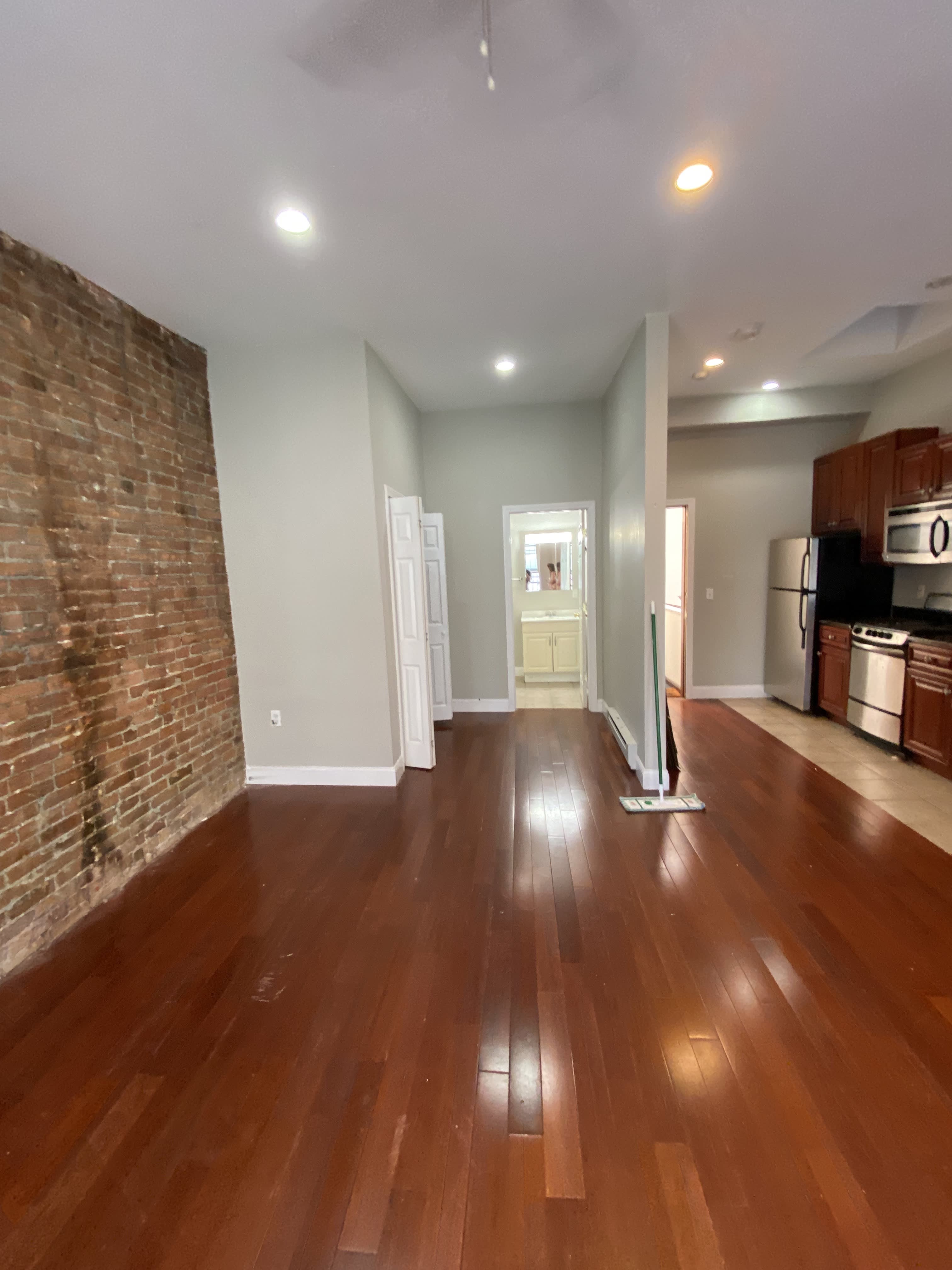 250 Newbury St – photo 2