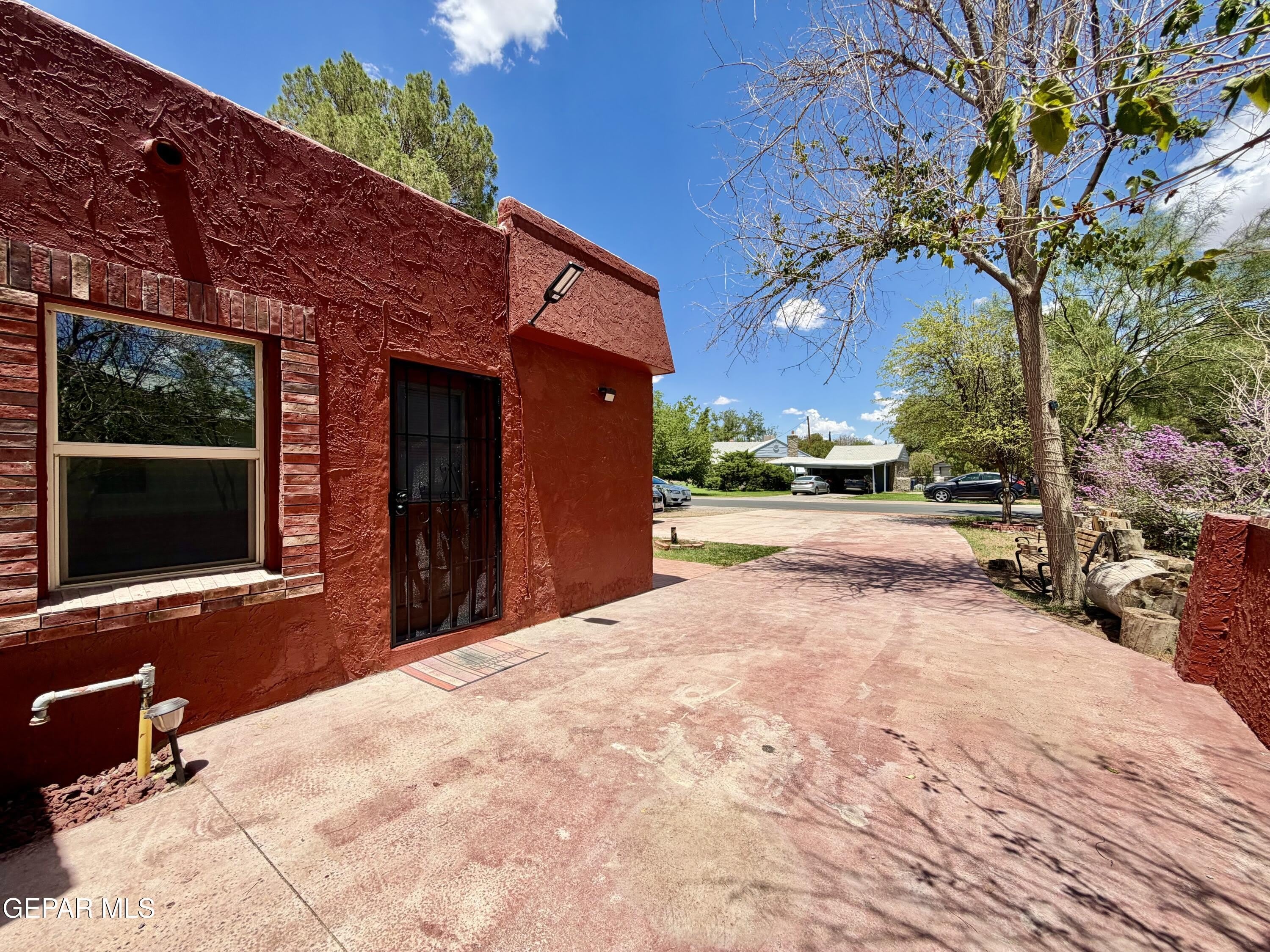 7404 Franklin Drive – photo 2