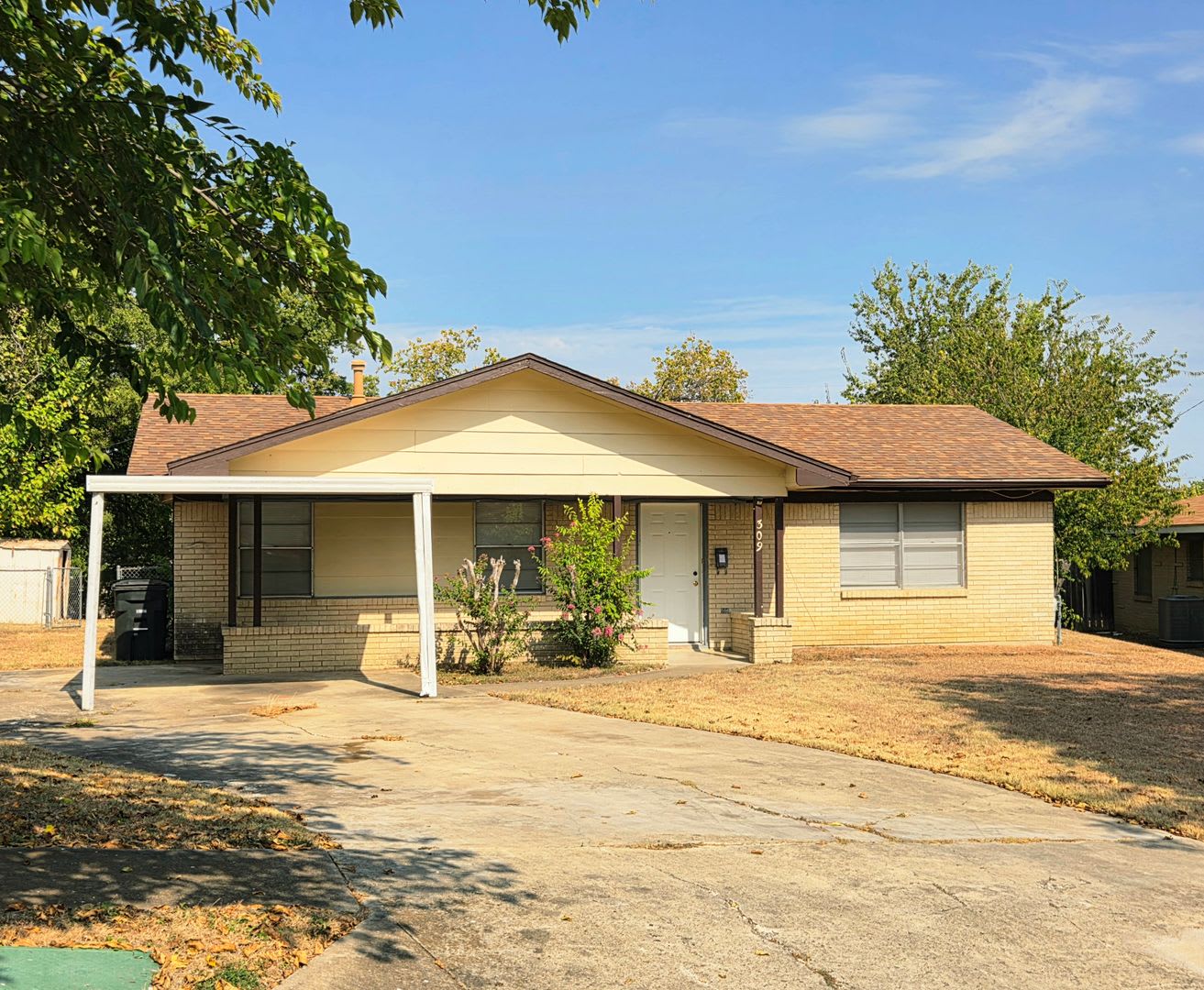 309 CRYSTAL DR. AVAILABLE NOW! – photo 1
