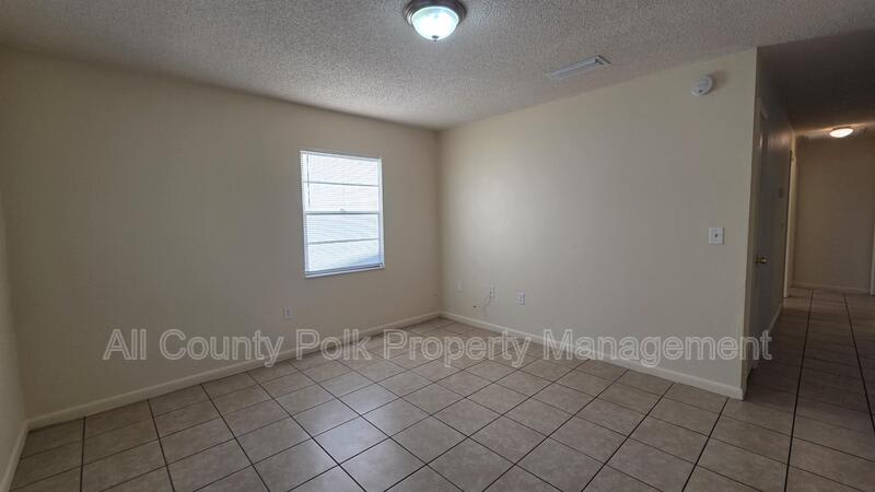 1010 Jacks St – photo 3