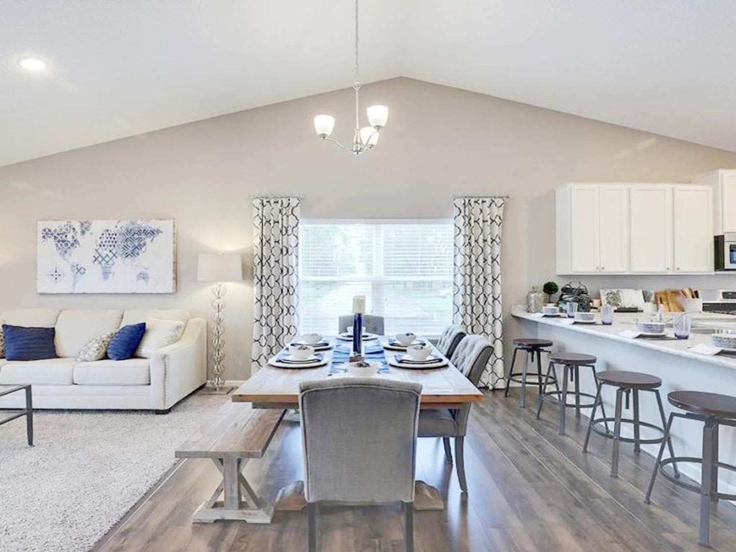 Like New Home With 3 Car Garage Granite Kitchen Vaulted Ceilings Primary Suite 3Brs On Upper Level More – photo 5