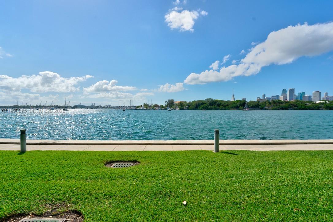 1000 Venetian Way – photo 5