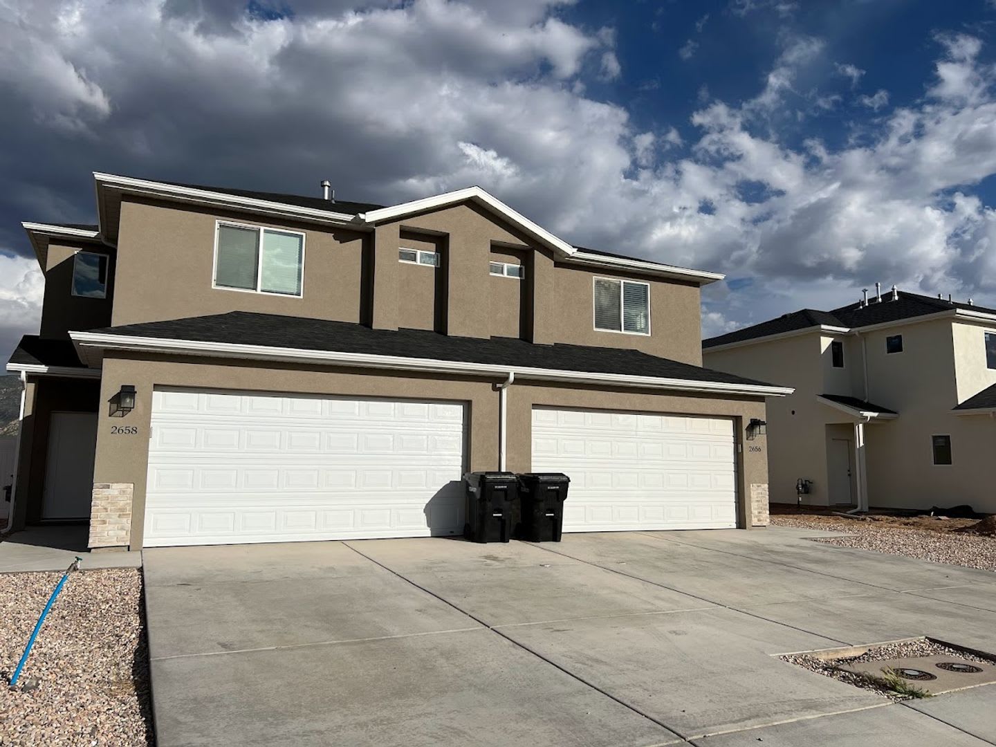 Looks Almost New Twin Home! Move is Special! – photo 1