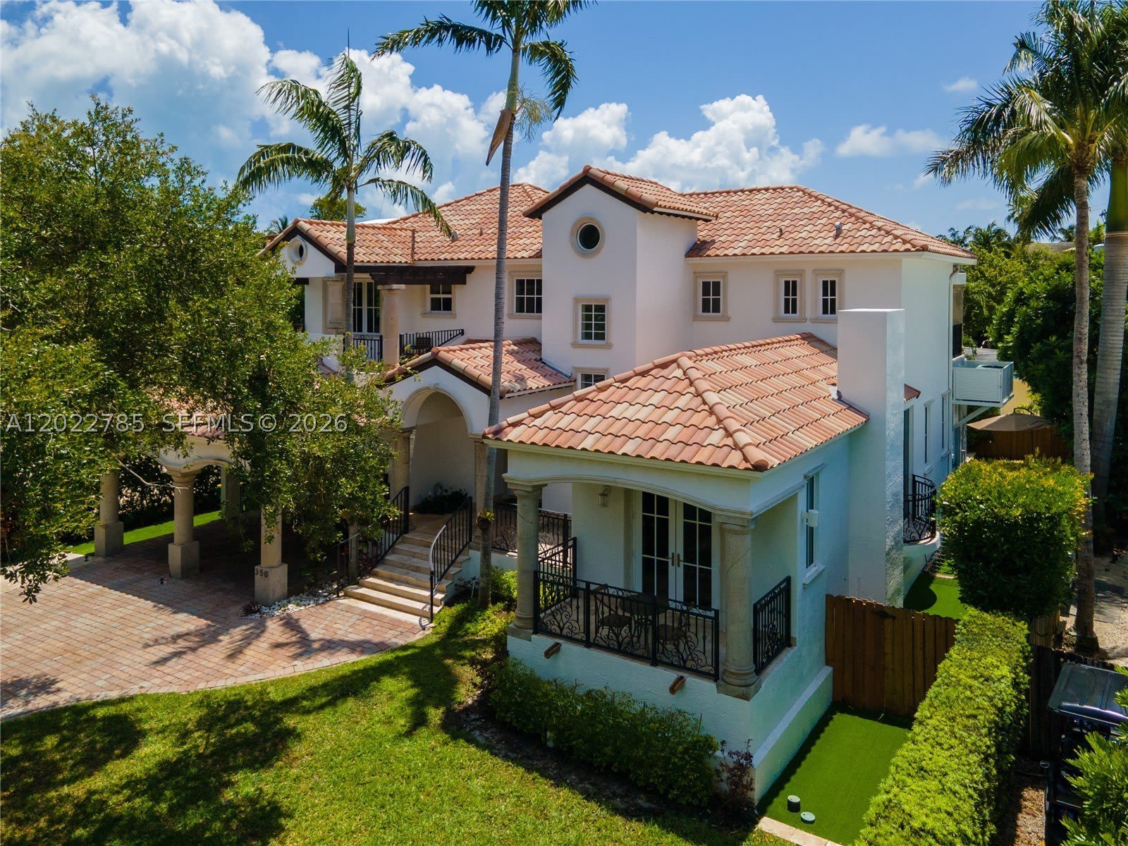 350 Redwood Ln – photo 1
