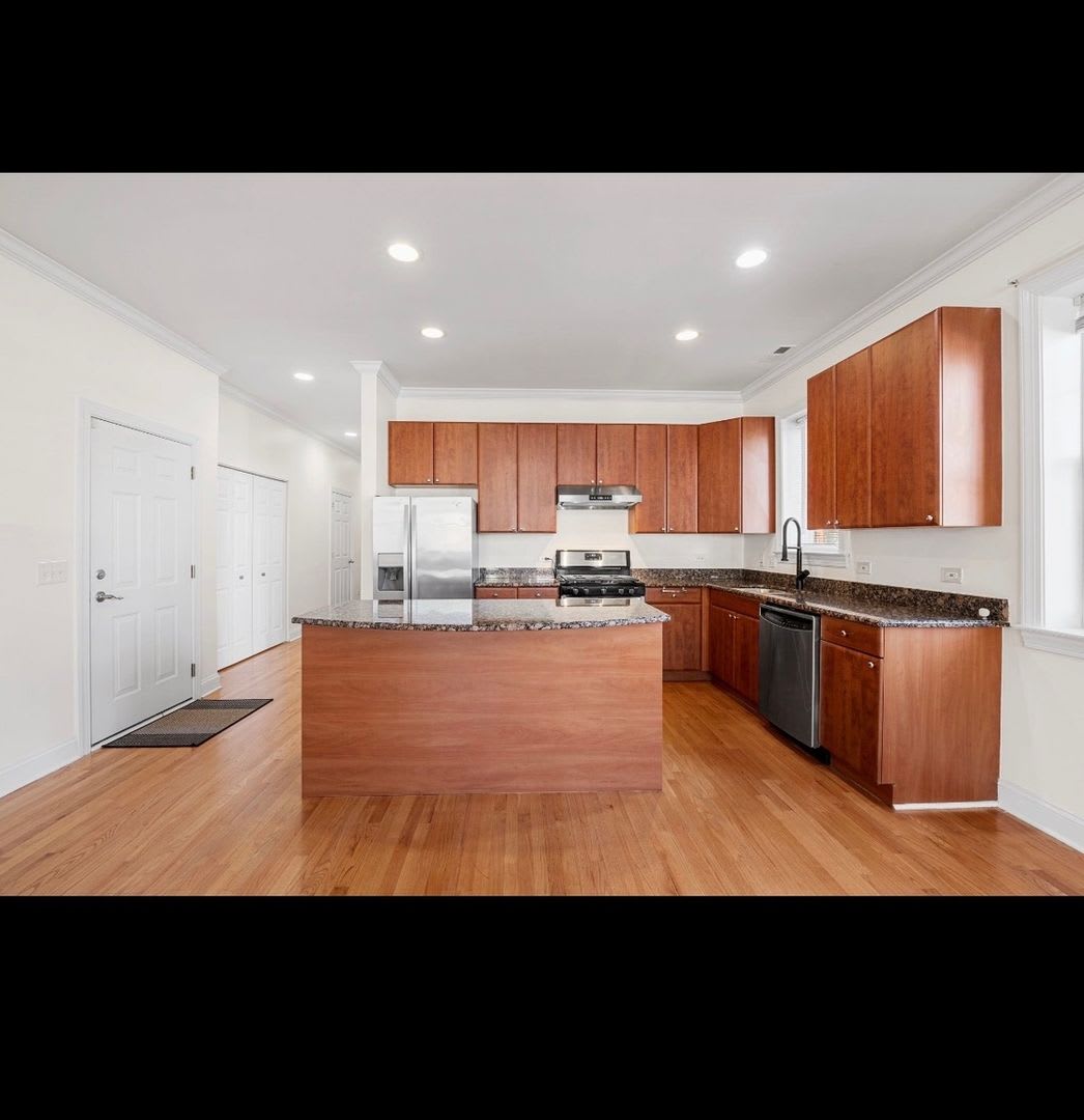 2204 N Natchez Avenue – photo 3