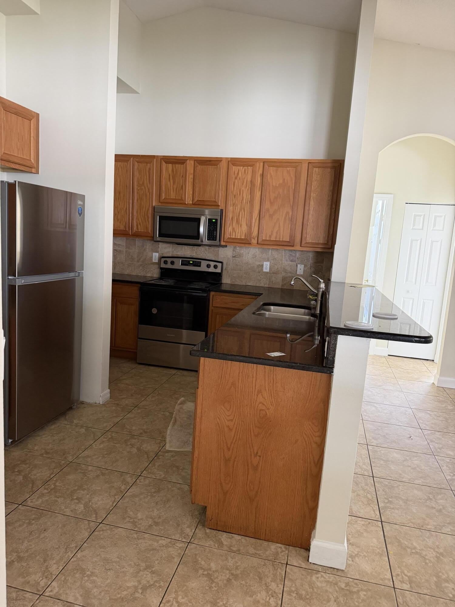 787 SE Evergreen Terrace – photo 3
