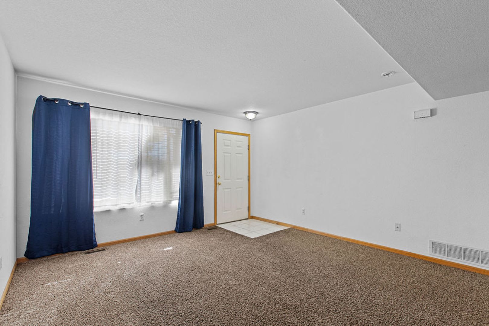 3 Bedroom 3 Bath Townhome – photo 5