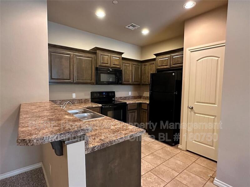 1005 SW 92nd St – photo 2