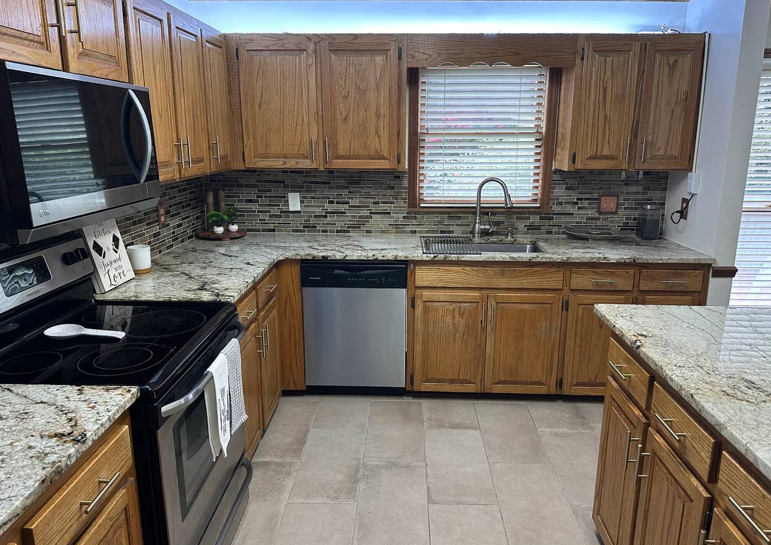Excellent house in Goldens Springs that has many customizable options Up to 5 large bedrooms – photo 5