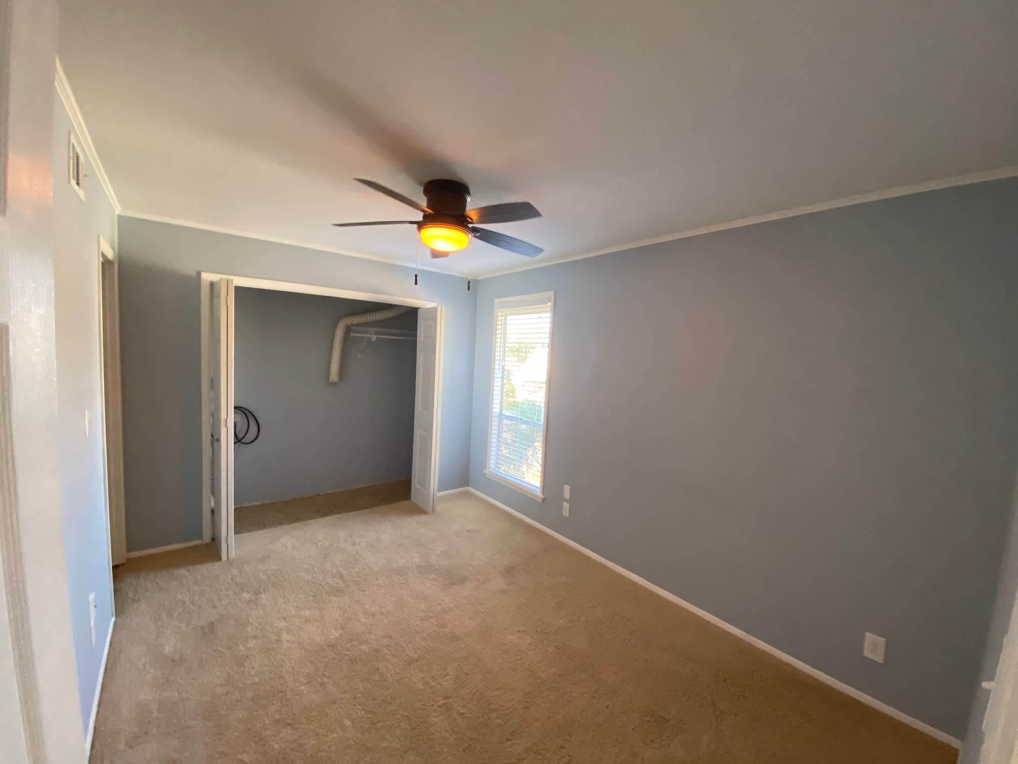 2055 Seacliff Dr N – photo 4