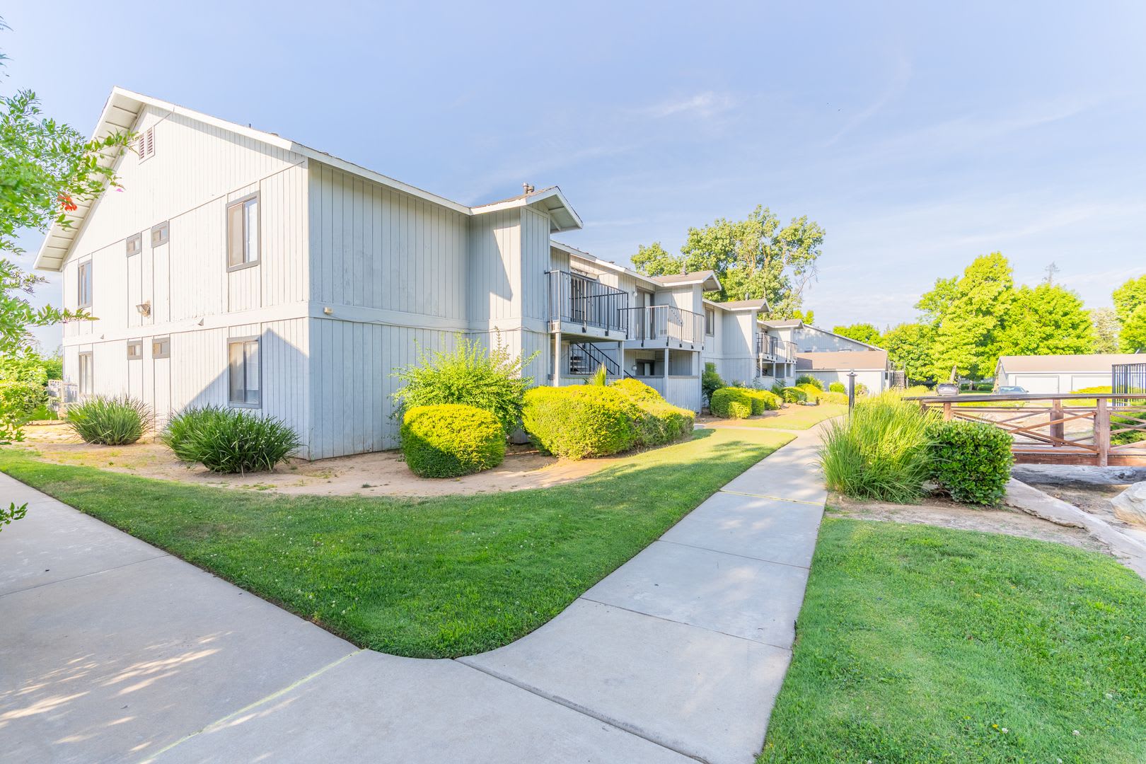 4444-4464 W Palo Alto Ave – photo 3