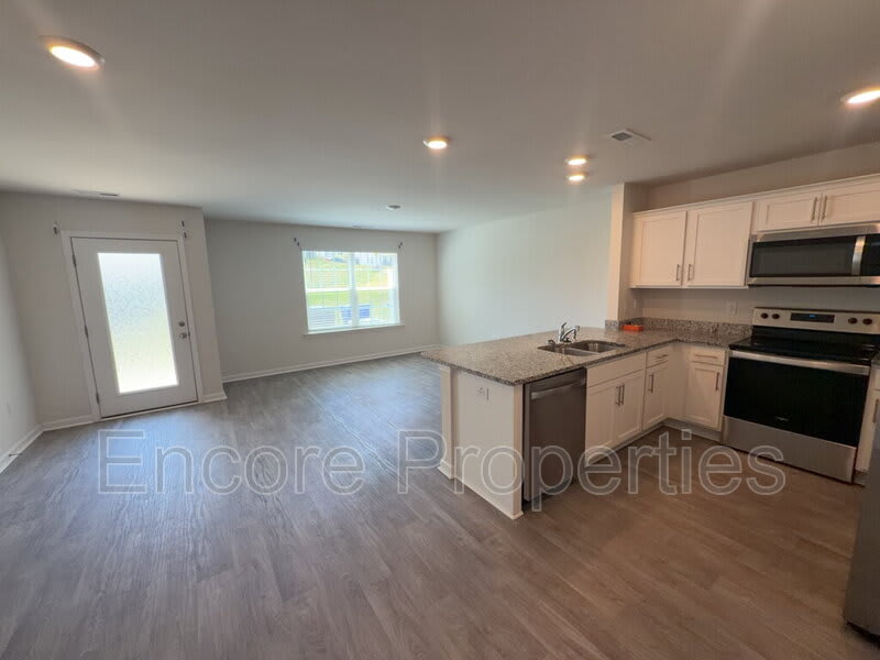 18 March Creek Drive – photo 5