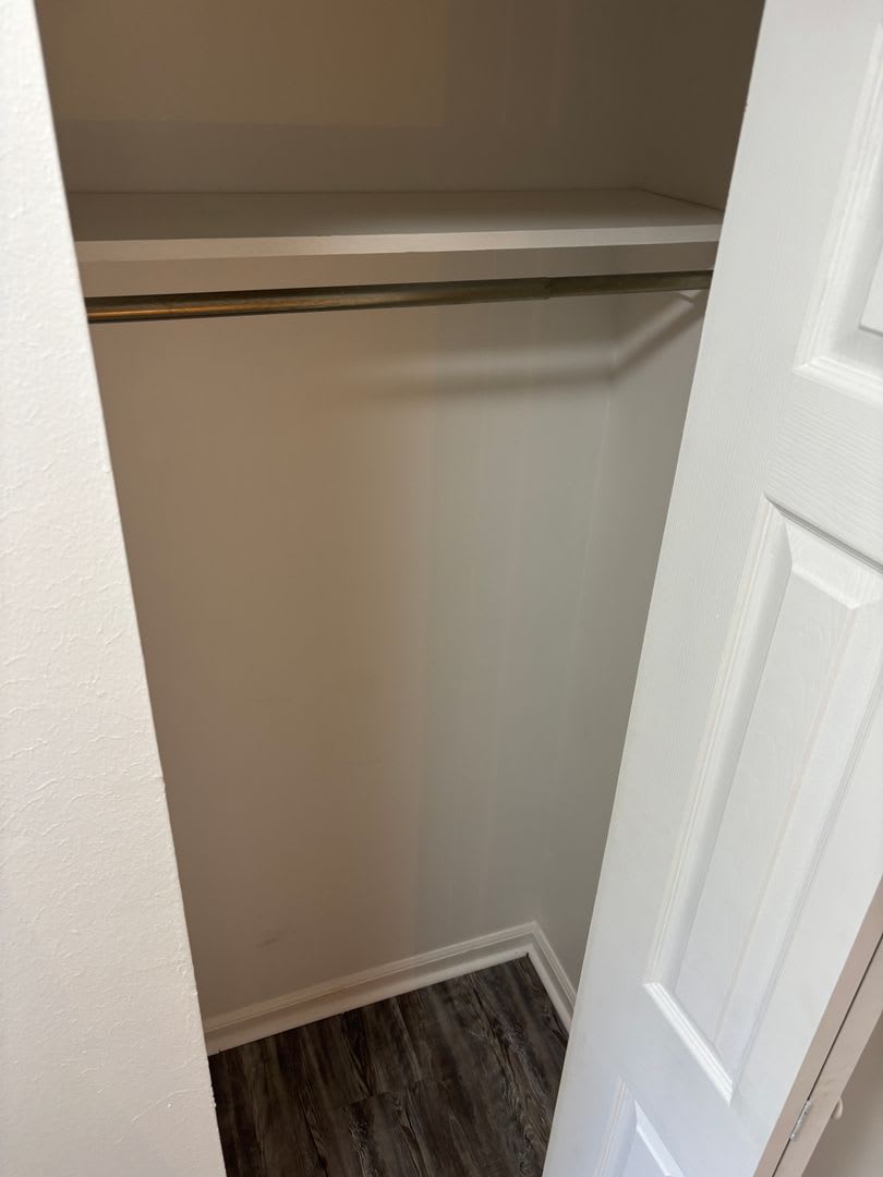 Newly renovated Three Bedroom Townhouse – photo 5