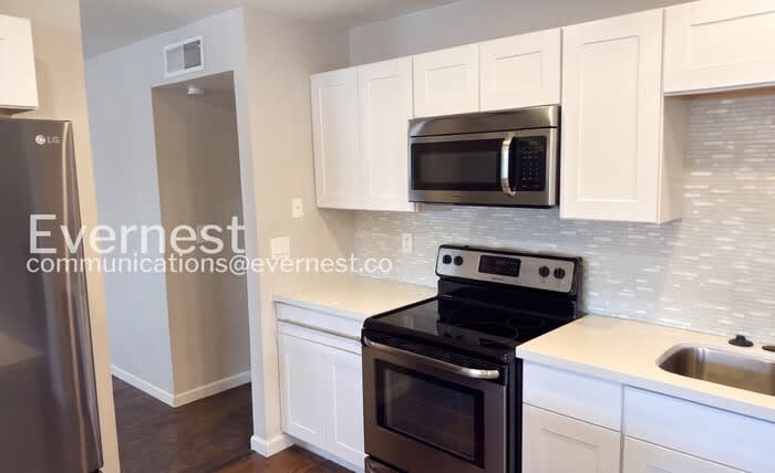 2333 East Camino Street – photo 3