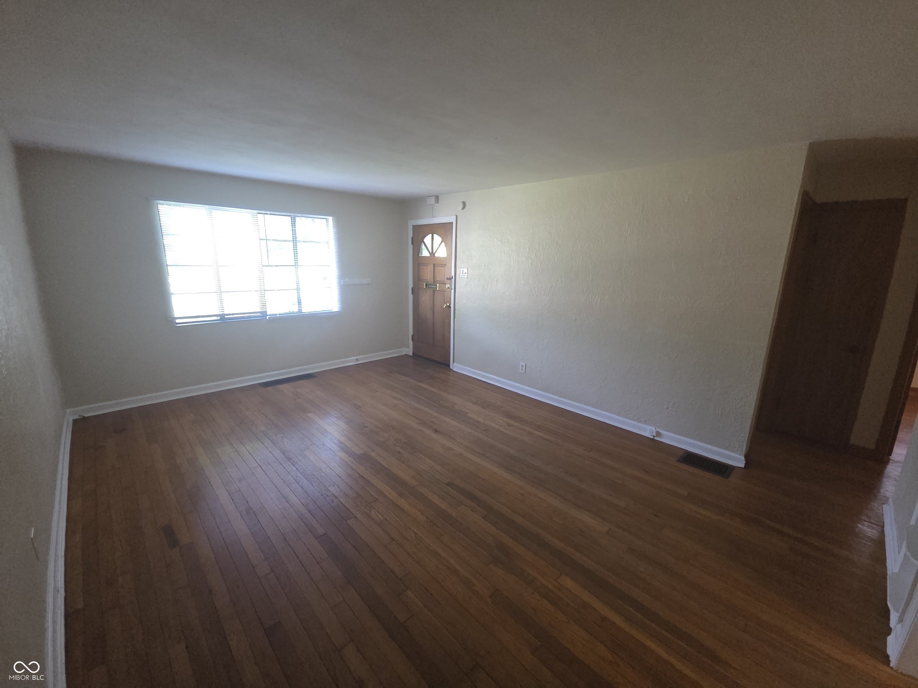 67 W Westfield Boulevard – photo 3