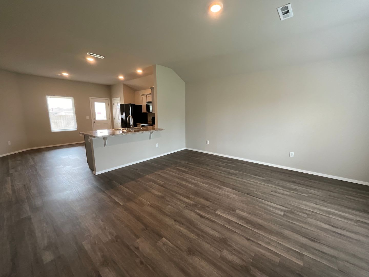 Stunning New 2024 Home – Modern Living in Siloam Springs! – photo 3