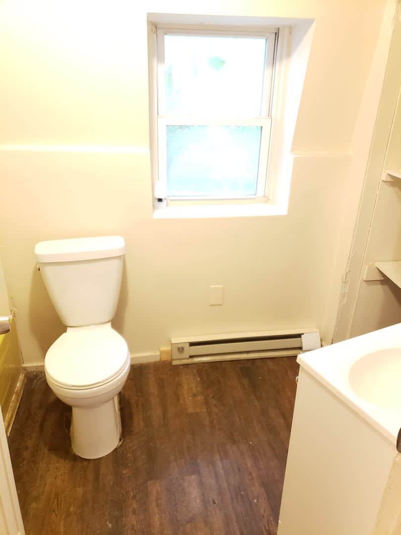 Charming 2Bed/1Bath Semi-Detached Home in Allentown! – photo 5