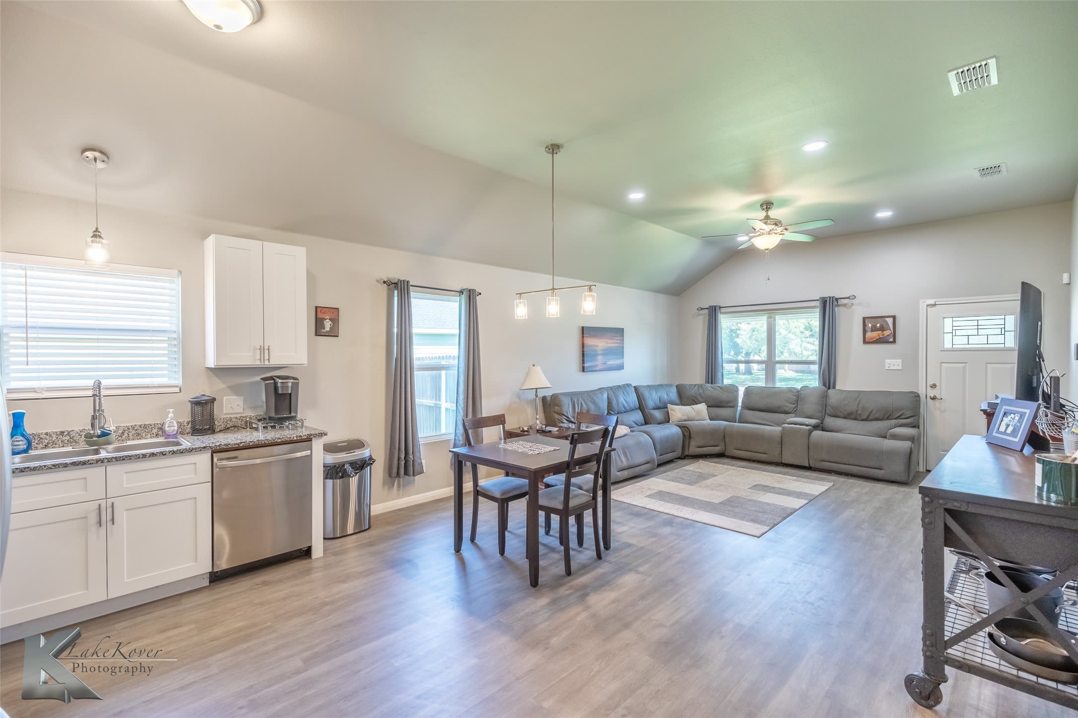 3233 Ann Arbor Lane – photo 2