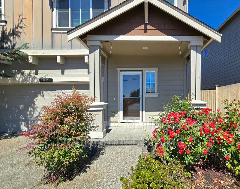 8621 12th St SE – photo 2