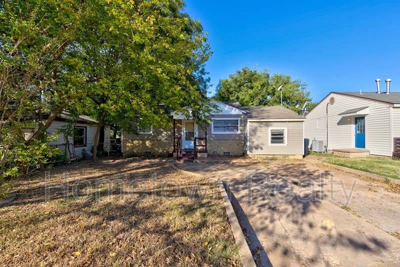 9809 N Mckinley Avenue – photo 2