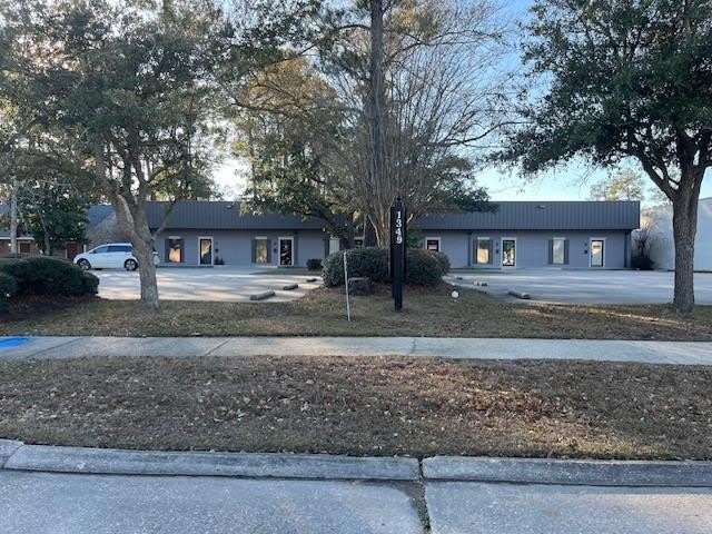 1349 CORPORATE SQUARE Boulevard – photo 1