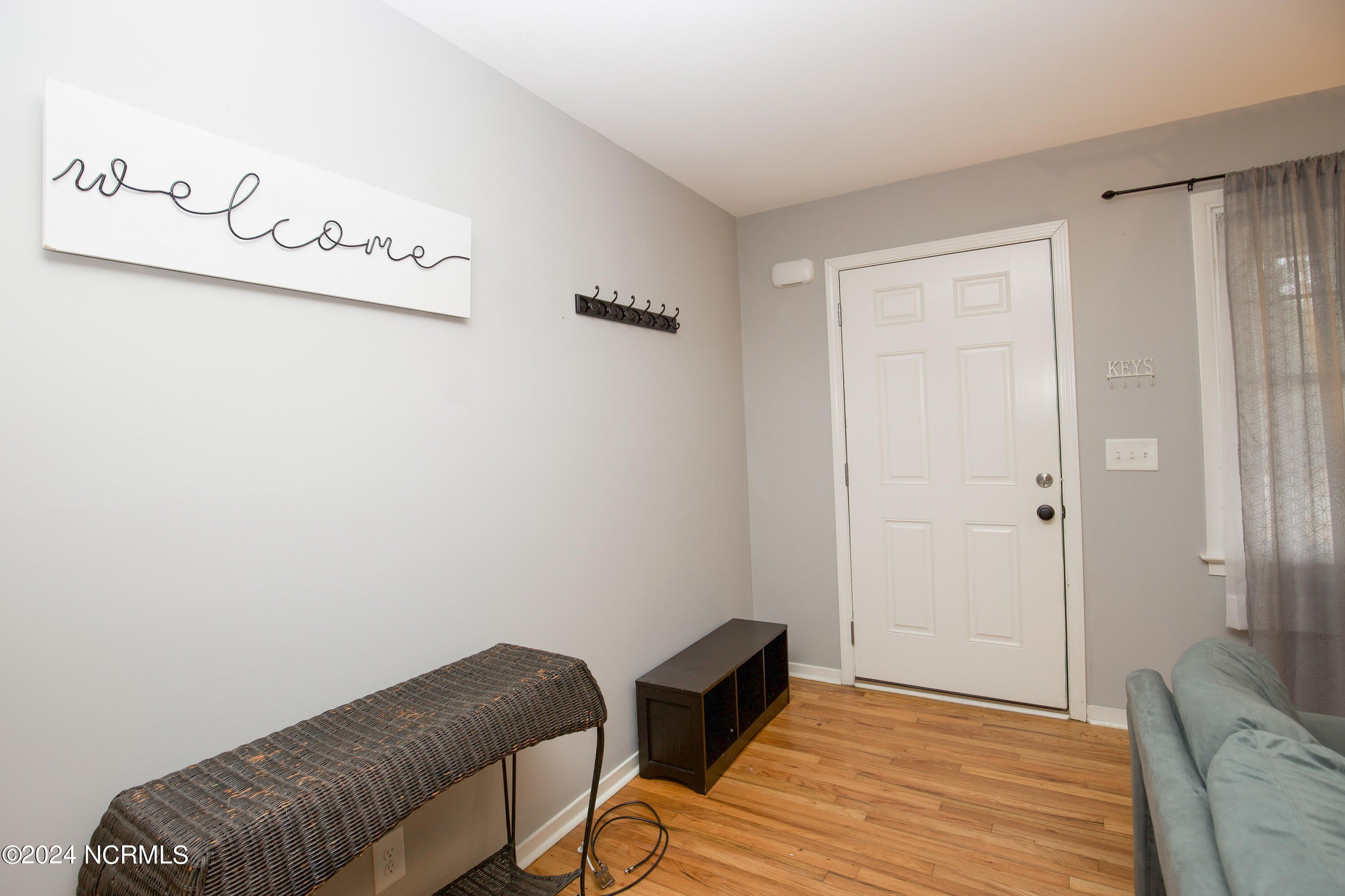 200 W Delaware Avenue – photo 5