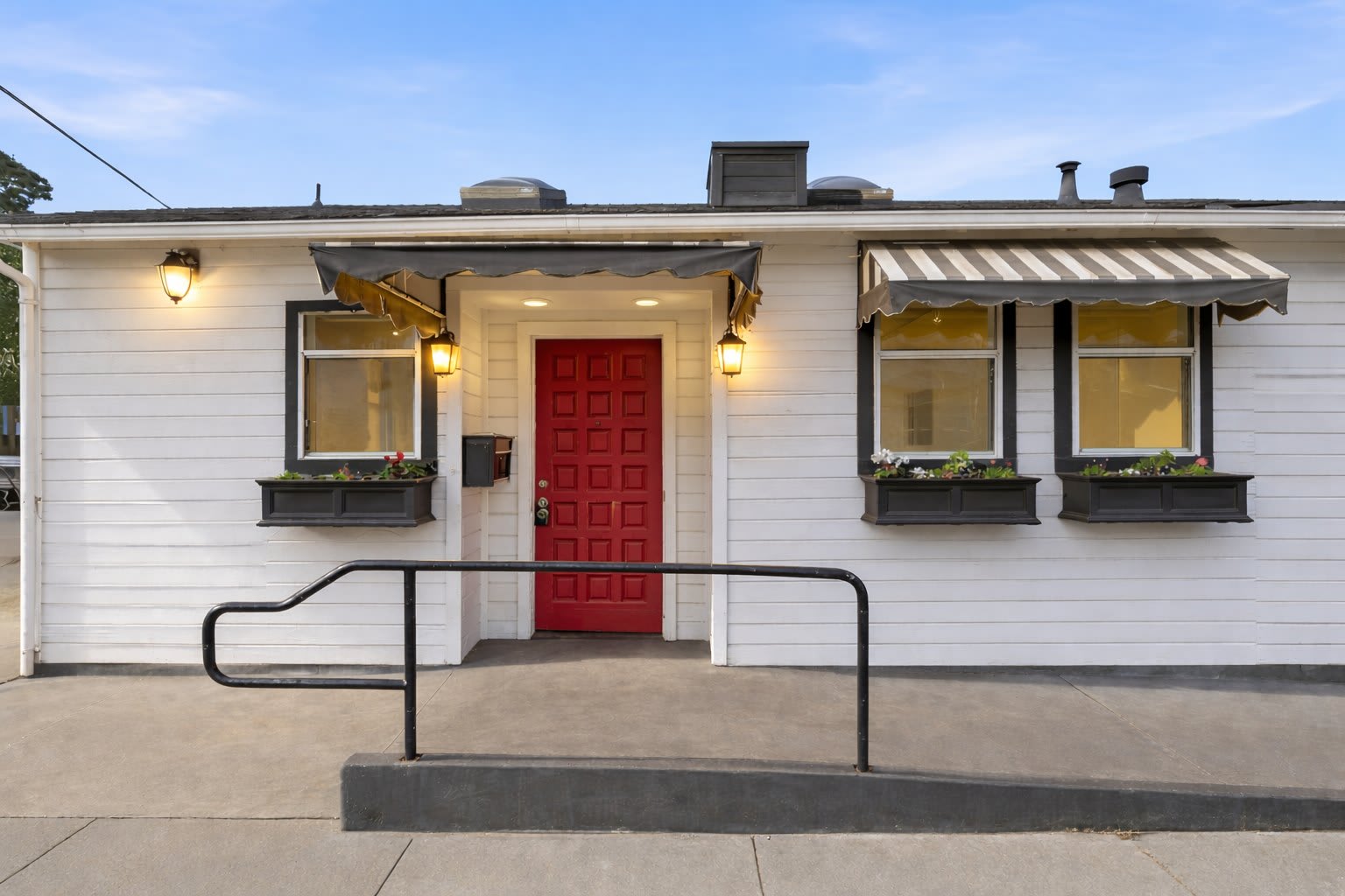 901 River St – photo 2
