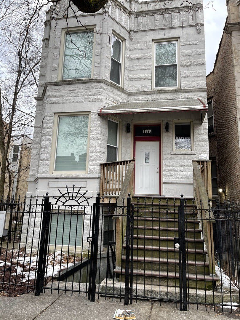 1826 S Hamlin Avenue – photo 1