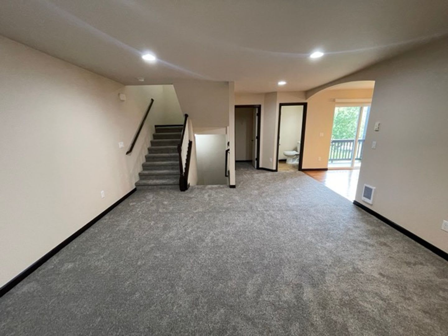 Extremely Gorgeous 3 Bedroom Home for Rent in Lynnwood – photo 4