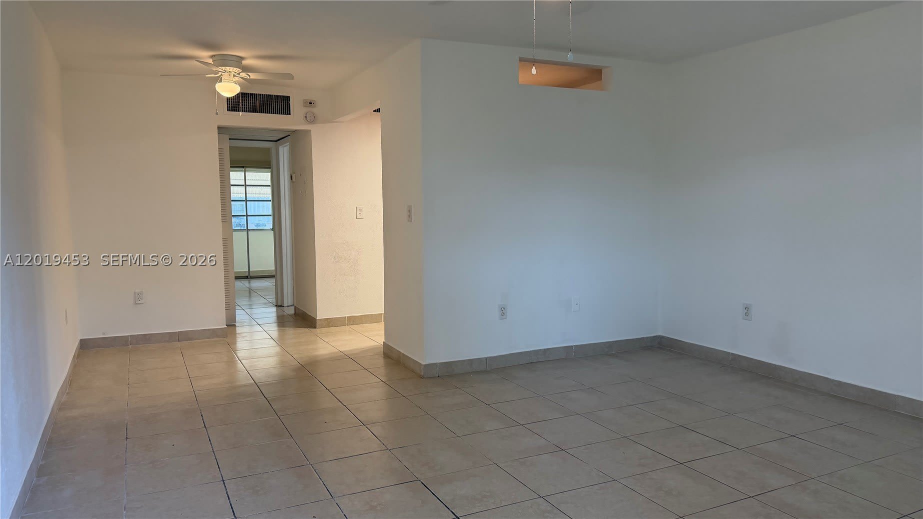 20230 Ne 2Nd Ave – photo 4