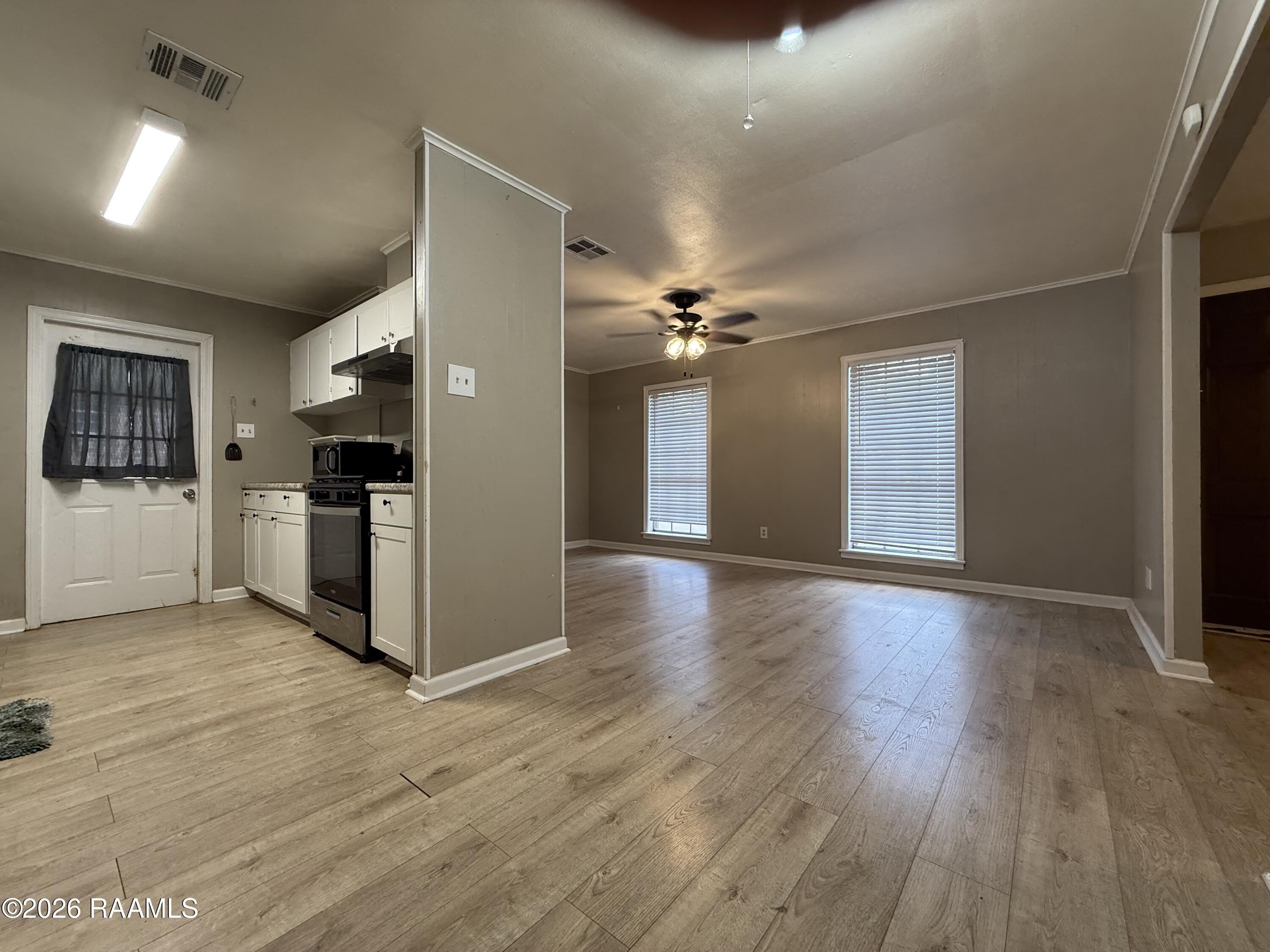 204 Winsor Drive – photo 3