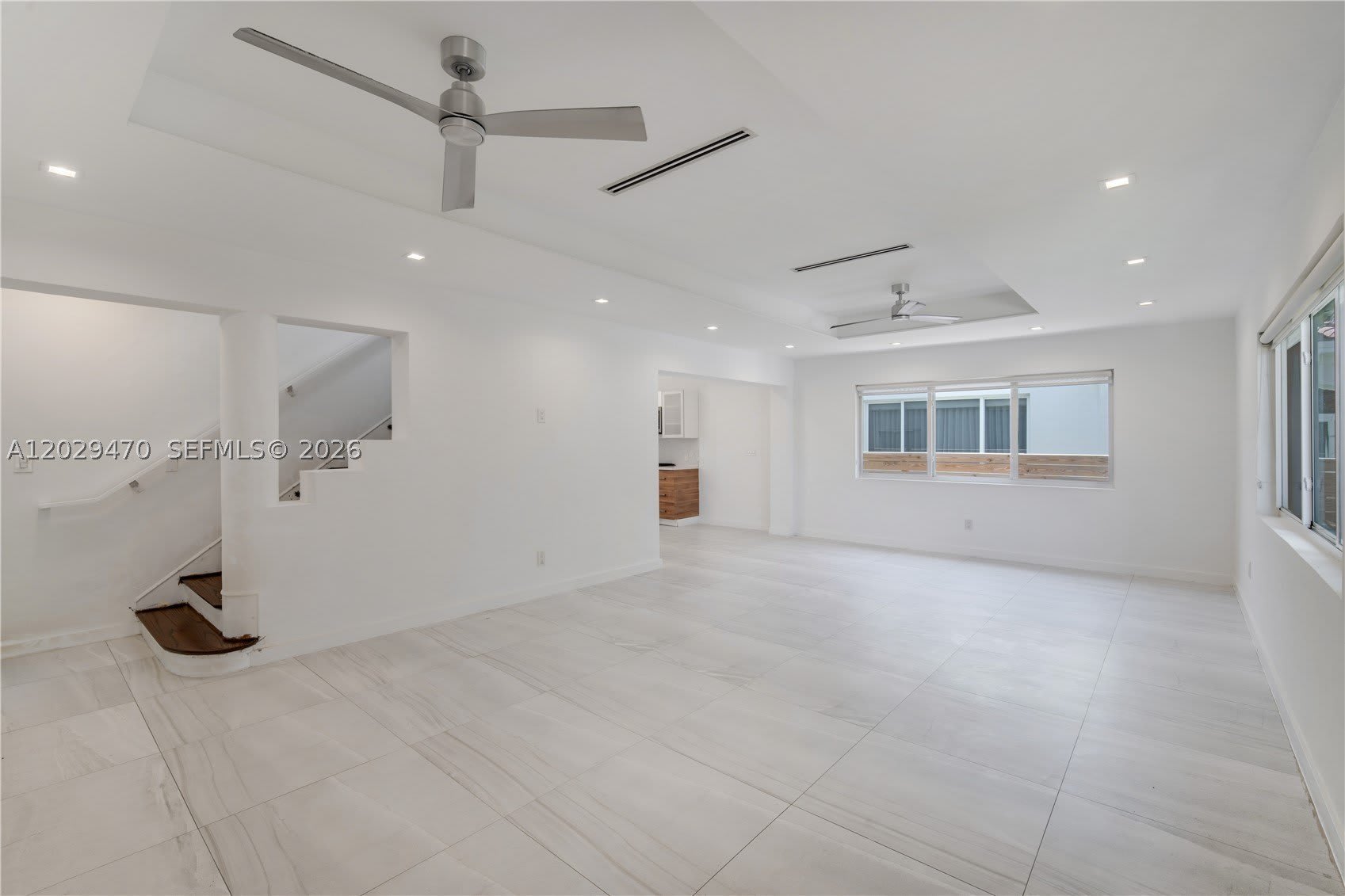 550 W 49th St – photo 2
