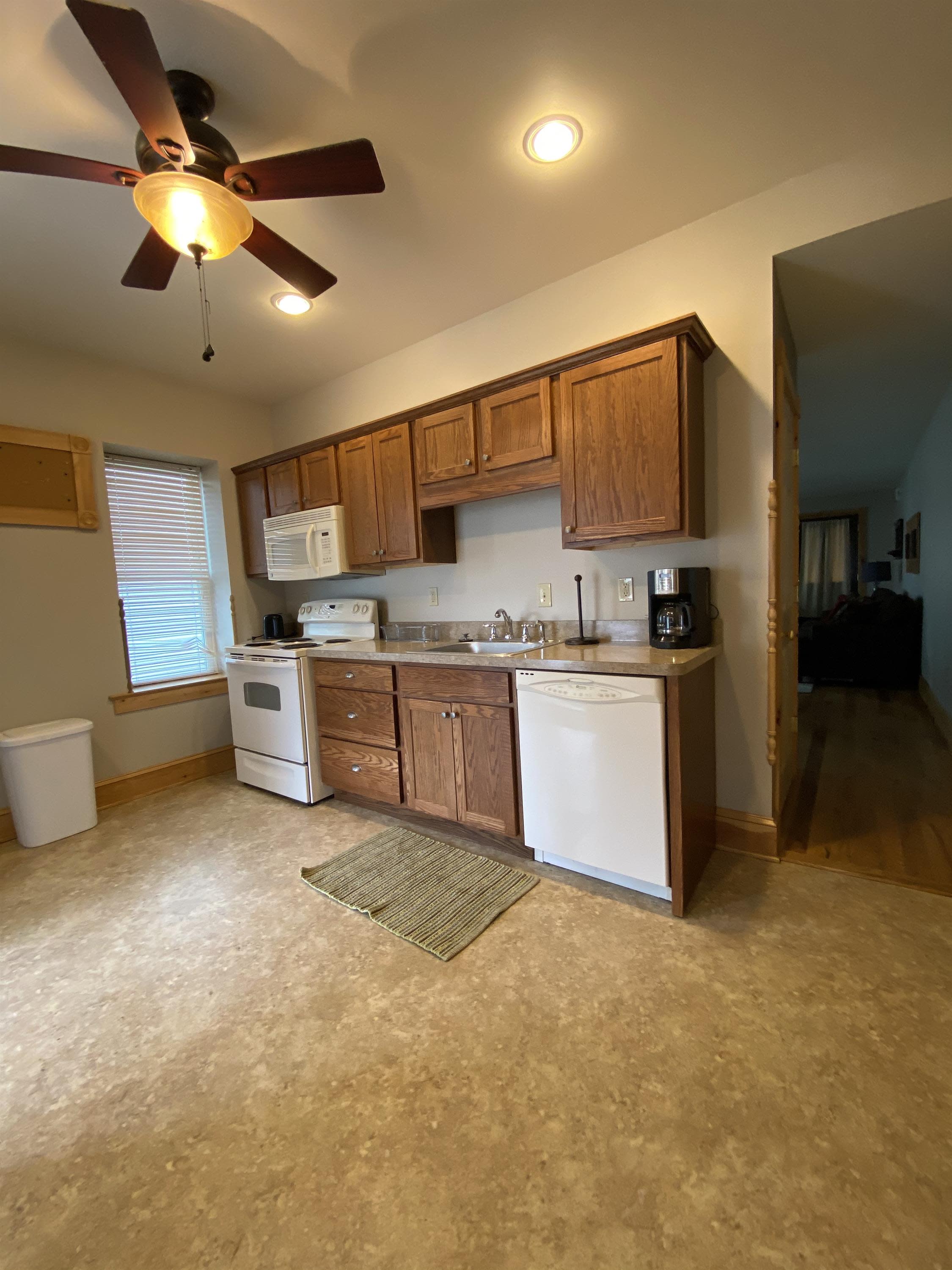 1138 Memorial Avenue – photo 5