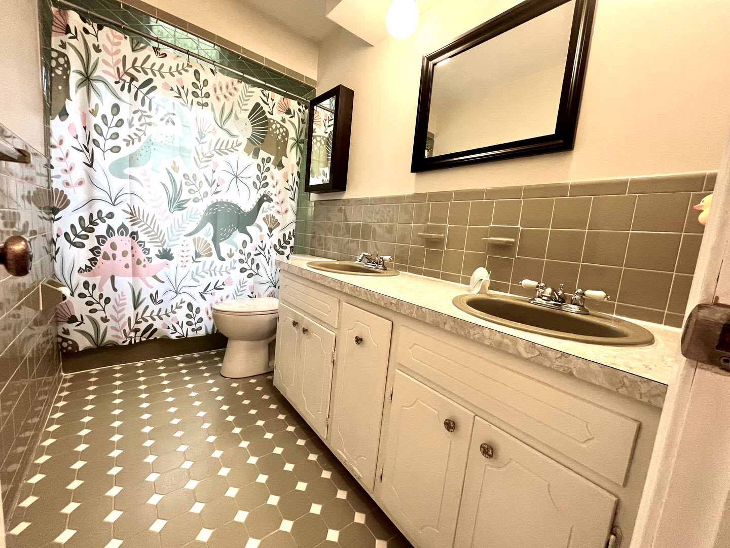 805 Winthrope Drive – photo 2