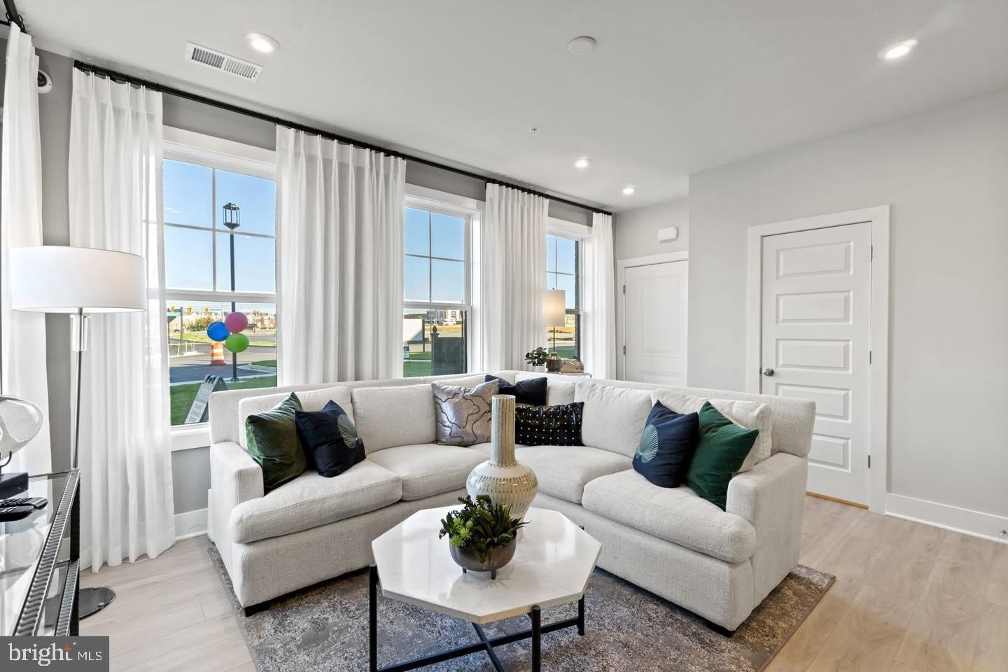 43805 MIDDLEWAY TERRACE – photo 3