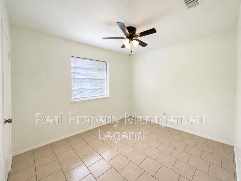 112 Oak Hill Dr. – photo 3